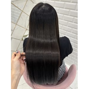 無加工の艶！バイカルテ髪質改善＊まゆ