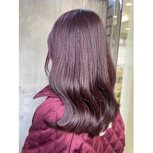 艶めくボルドーカラーで上品な大人髪へ