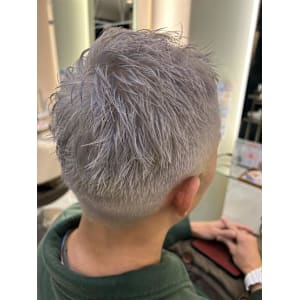 ハイトーンカラーシルバーアッシュ