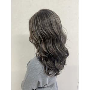 ハイライトカラー！ベースカラーは暗め！