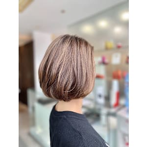 リラクシーボブ/ハイライトカラー