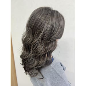 ハイライトカラー！ベースカラーは暗め！