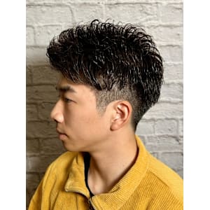 アイロンパーマでつくる『アップバングショート』