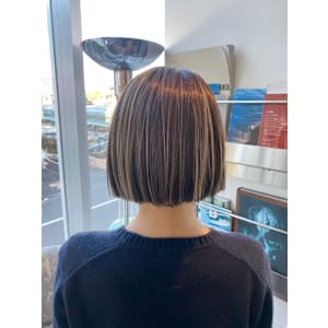 アッシュベージュカラー/ショートボブ