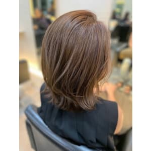柔らかミディアム/ハイライトカラー/鎖骨ミディアム