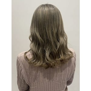 sand beige.サンドベージュロングくすみカラー髪質改