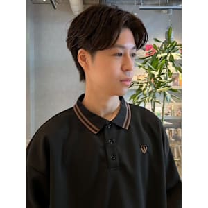 センターパート　メンズマッシュ　爽やか　20代　ツーブロック