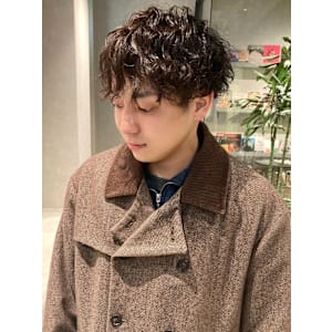 波巻きスパイラルパーマ　束感　強めパーマ　マッシュショート