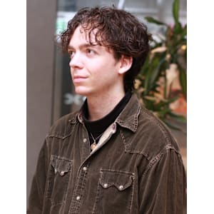 プードルパーマ　外国人風パーマ　センターパート　強めパーマ