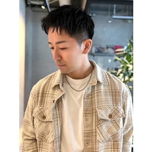 ツーブロック　アップバング　爽やか　メンズカット　20代