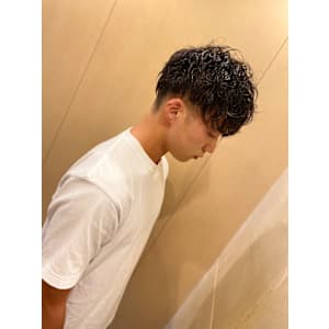 前下がりマッシュスタイル