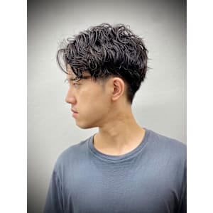 スパイラルパーマ/センターパート