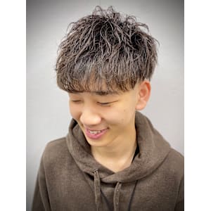 スキンフェード＋パーマ/ビジネスヘア//美容室/フェード