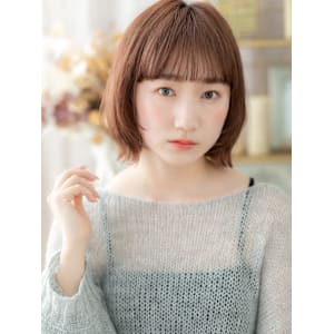 韓国風ベージュピンク外ハネ透け感ミニボブ　マロンベージュ