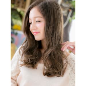 大人可愛いバレイヤージュ小顔抜け感パーマ　韓国風巻き