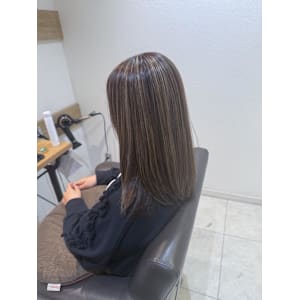 白髪ぼかしハイライトカラー30代40代50代ブルーグレージュ