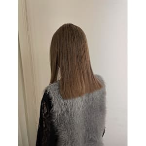 【ハイトーンベージュ/佐藤杏丸】