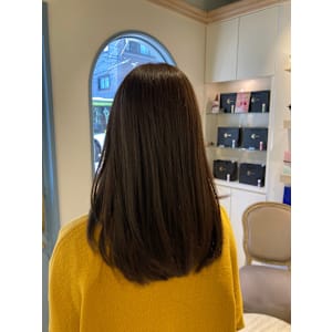 韓国風透明感UPシアーブラウン顔まわりレイヤー赤羽