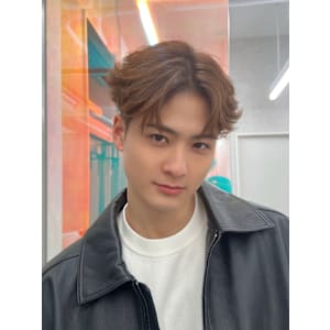 ニュアンスセンターパート - メンズサロンPORT浦和 ツイストスパイラル/波巻き/ブリーチ【メンズサロン ポート ウラワ】掲載中