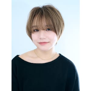 ショート/小顔/ニュアンスパーマ/黒髪/ネビージュ[原宿]