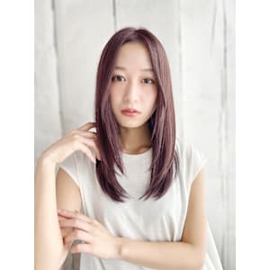 大人センターパートの艶感ナチュラルストレート