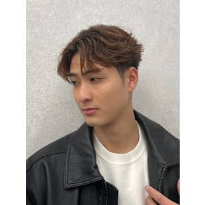 ニュアンスフェザーセンターパートパーマ - メンズサロンPORT浦和 ツイストスパイラル/波巻き/ブリーチ【メンズサロン ポート ウラワ】掲載中