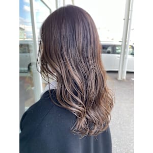 透明感ベージュカラー　