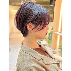 大人マッシュショート　レイヤーボブ　顔周りレイヤー　ピンク