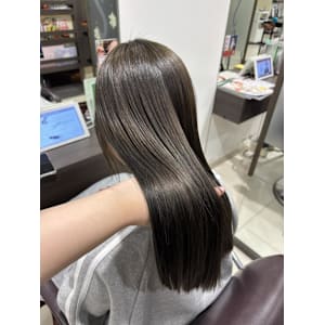 オリーブグレージュ