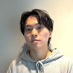 スタイリング簡単！ニュアンスパーマ+センターパート