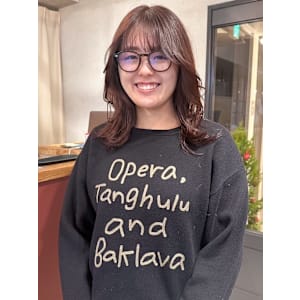 ダークブラウン　顔周りカット　くびれヘア　外ハネミディ　艶髪