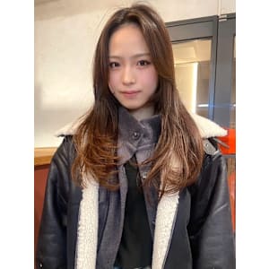 センターパート　レイヤーカット　似合わせカット　小顔カット