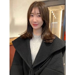 大人ミディ　外ハネミディ　顔周りカット　シースルーバング