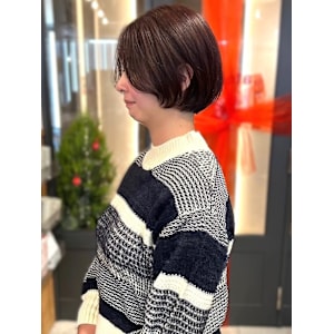 前上がりショート　カシスブラウン　顔周りカット　小顔カット