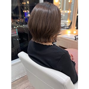 【中澤】透明感グレージュ×癖を活かしたくびれレイヤー