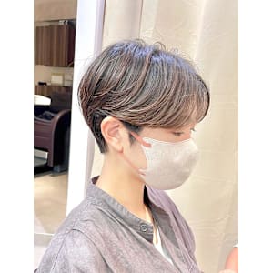 大人丸みショート×ナチュラルハイライト前髪なし30代40代