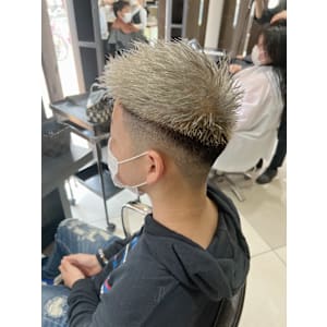 メンズホワイトブロンドカラー