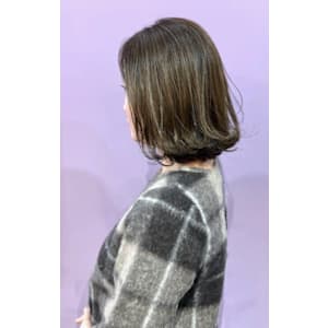 外ハネスタイルボブ