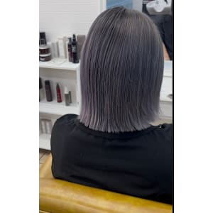 グレーシルバー×切りっぱなしボブ