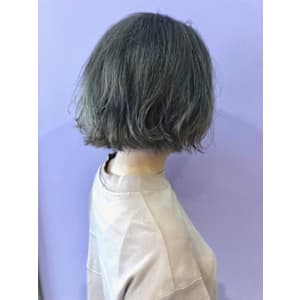 ベージュ系ボブ