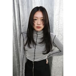 ステップボーンカットハイレイヤースタイル/顔まわりレイヤー