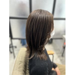 オリーブベージュで白髪ぼかし