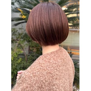 丸みショートボブ　メルティーカラー　ピンクベージュ　レイヤー