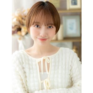 ヘルシースタイル小顔ショートカットレイヤー　フェザーショート