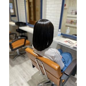 暗めアッシュカラー