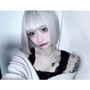 ジェンダーレスホワイト - Re:ICE【リアイス】掲載中