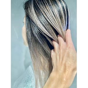 バレイヤージュ/エアタッチ/シルバー/ベージュ - Aco【アコ】掲載中