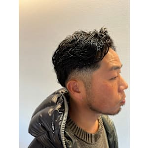 フェード×ワンカールパーマ風スタイル