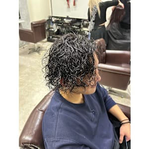 メンズパーマ  スパイラルパーマ - GLADGE池袋/ダブルカラー/ブリーチ【グラッジイケブクロダブルカラーブリーチ】掲載中