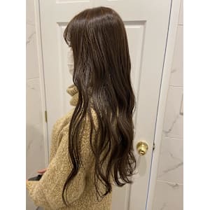 オリーブベージュ